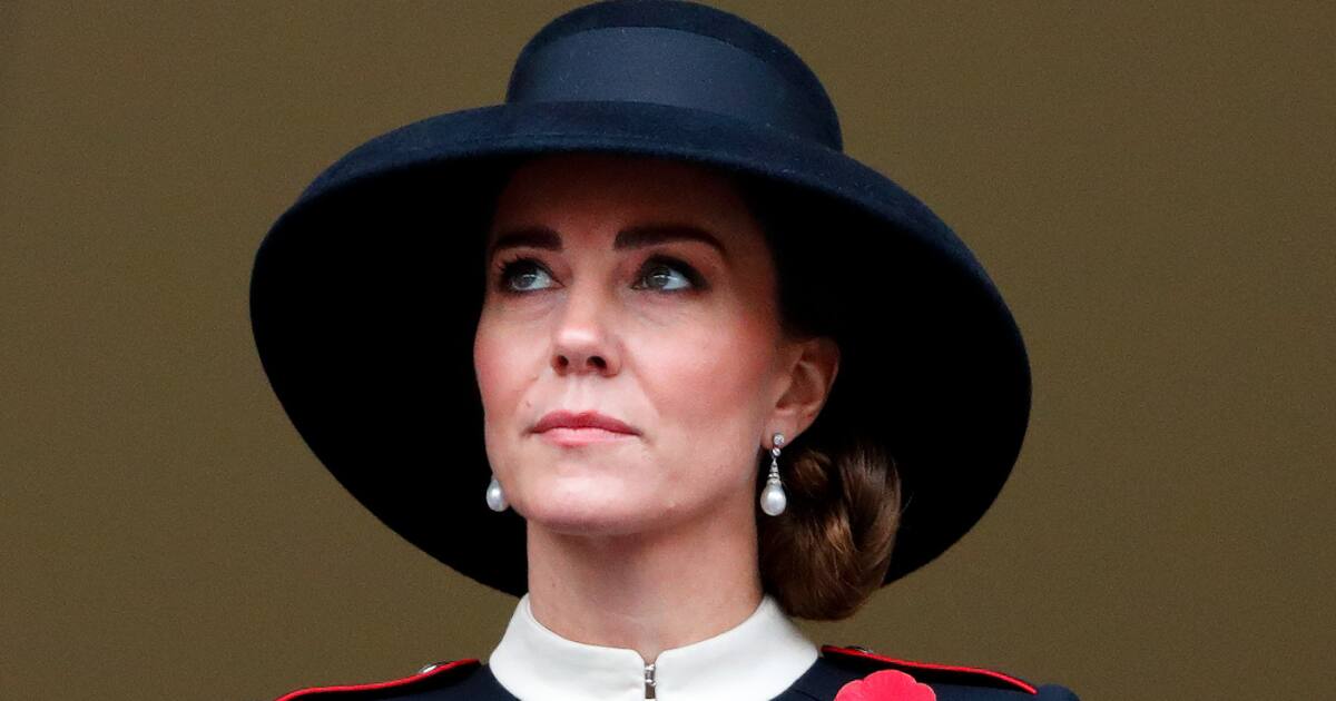 Duchess Kate Middleton Pays Homage To Princess Diana Dressed In A