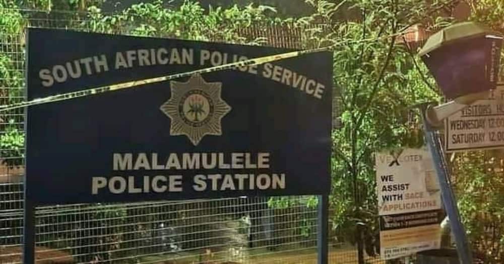 Malamulele Police Station, Robbe, Firearms, Ammunition, Police van