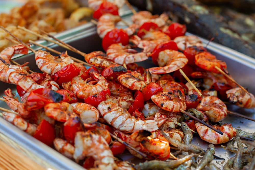 How are prawns best cooked?