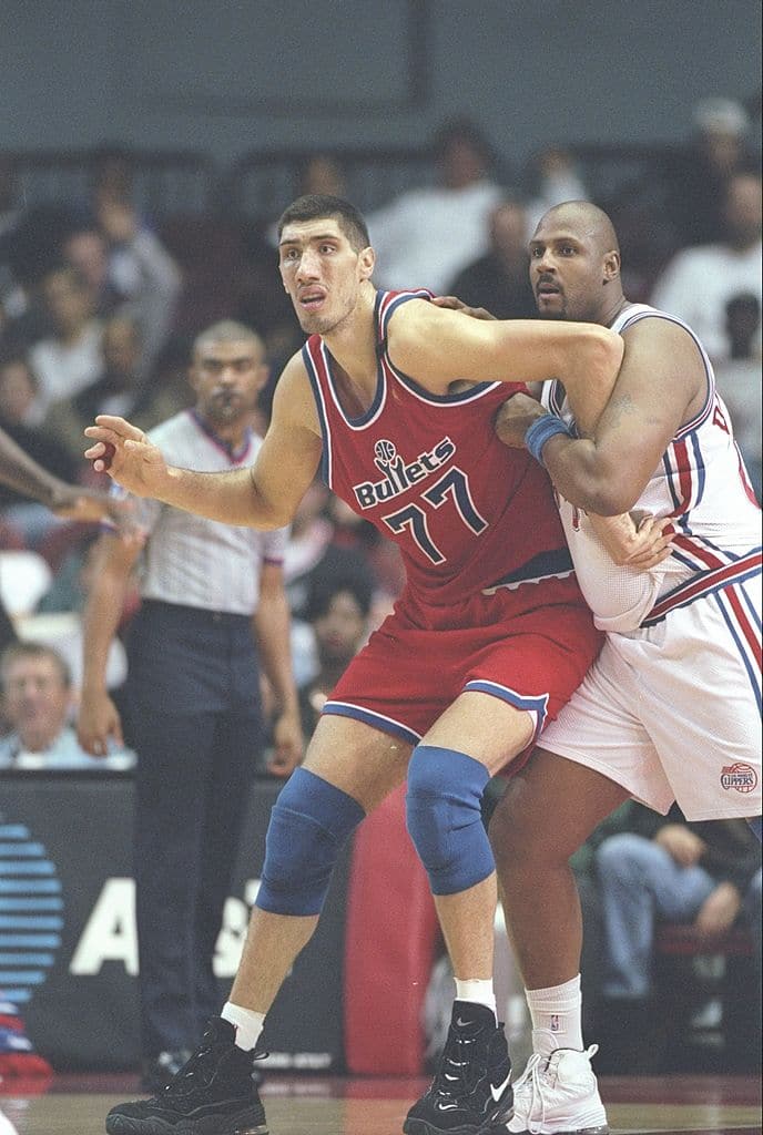 Gheorghe Muresan and Kevin Duckworth