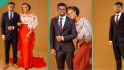 Woman explains why she kneels to thank husband, anniversary photos become viral hit