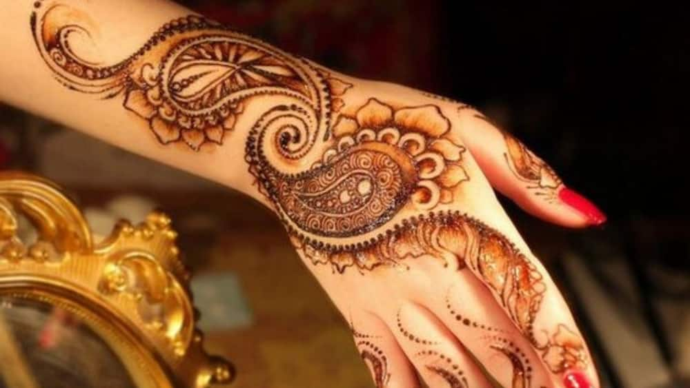 henna design