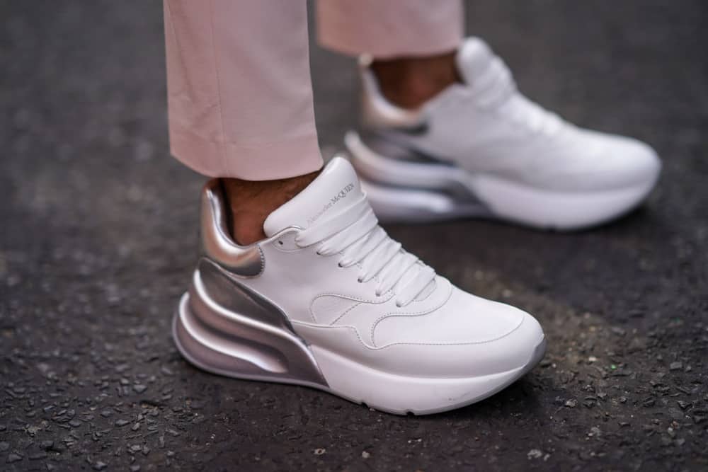 Oversized white/silver sneakers