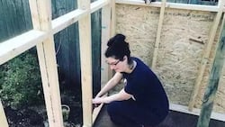 A 27 year old Australian Mom of 2, builds own house after messy divorce