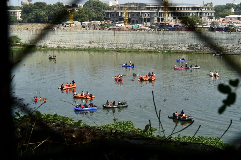 Families Line Up To Bury Dead From India Bridge Collapse - Briefly.co.za