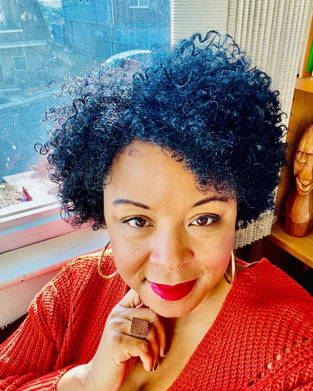 25 Cute short curly hairstyles for black women to try in 2020