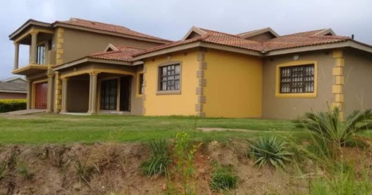 South Africans in Awe of Beautiful Mansions in Rural KwaZulu-Natal