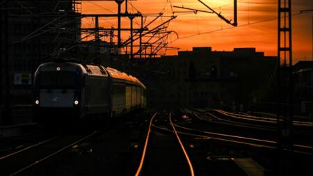 Reborn night train links Berlin and Paris