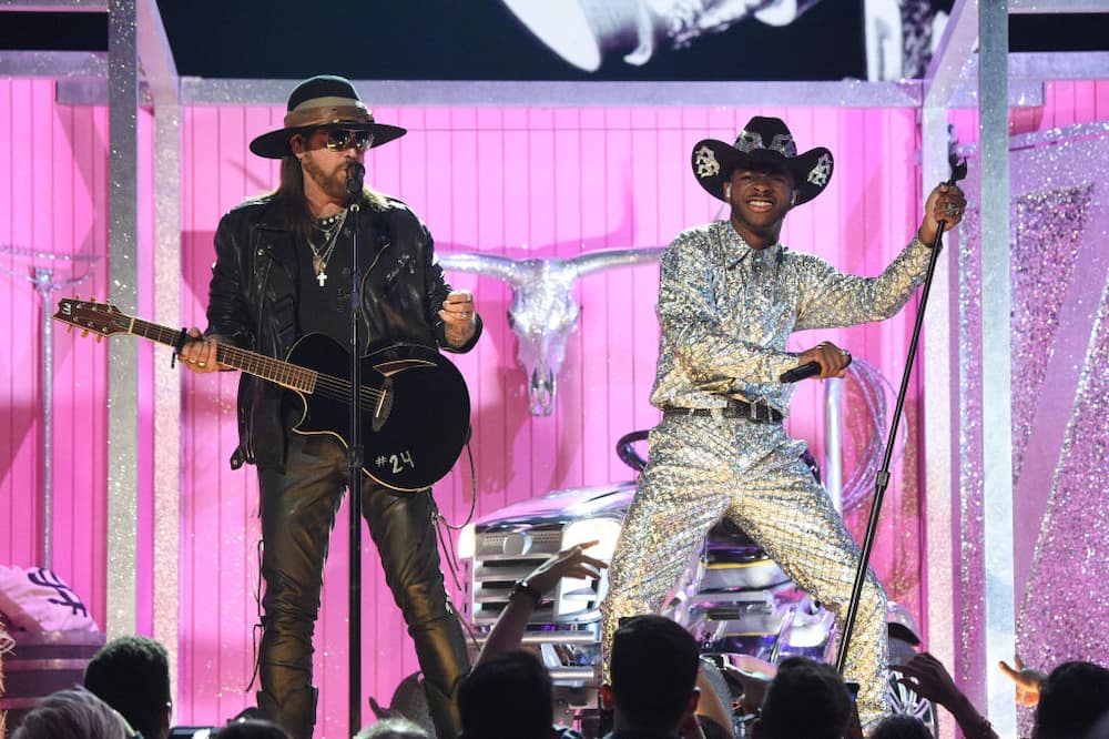 Billy Ray Cyrus and Lil Nas X performing