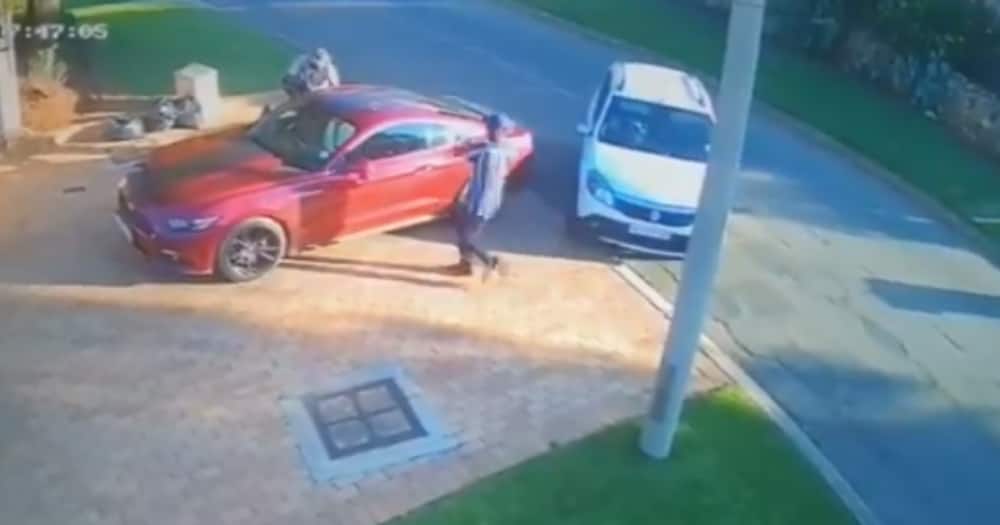 Clip of Mustang Driver Getting Hijacked Shared Online, Mzansi Reacts
