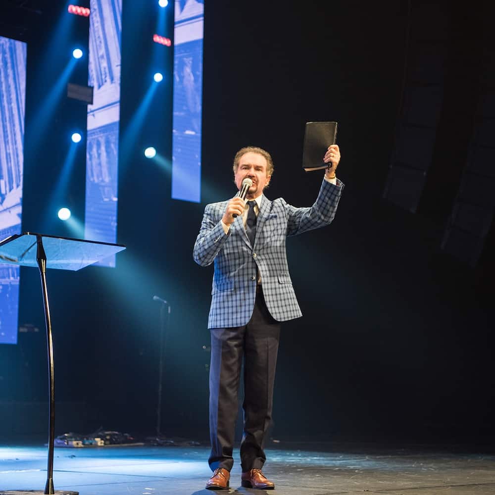 Marcus Lamb: age, family, church, house, sermons, profiles, worth Marcus Lamb: age, family, church, house, sermons, profiles, worth