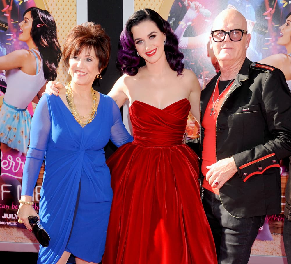 Does Katy Perry still have a relationship with her parents?