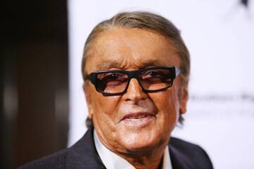 Who were Robert Evans' wives? Complete movie producer's marriage ...