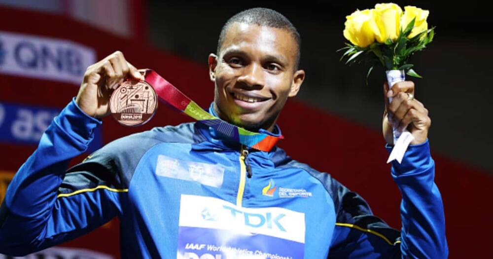 Bronze medalist Alex Quiñónez of Ecuador the 17th IAAF World Athletics Championships Doha 2019 at Khalifa International Stadium on October 02, 2019 in Doha, Qatar. (Photo by Michael Steele/Getty Images)