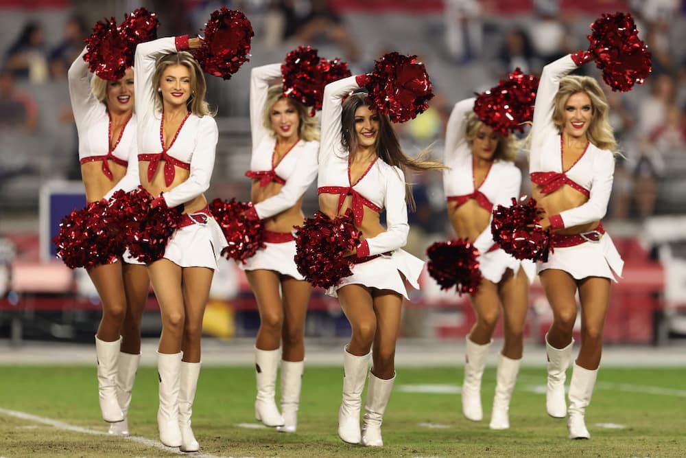 How much do NFL cheerleaders make?