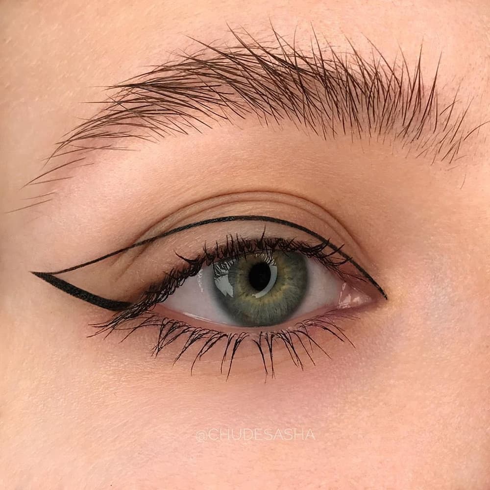 30 cool eyeliner looks for any eye shape that are easy to apply