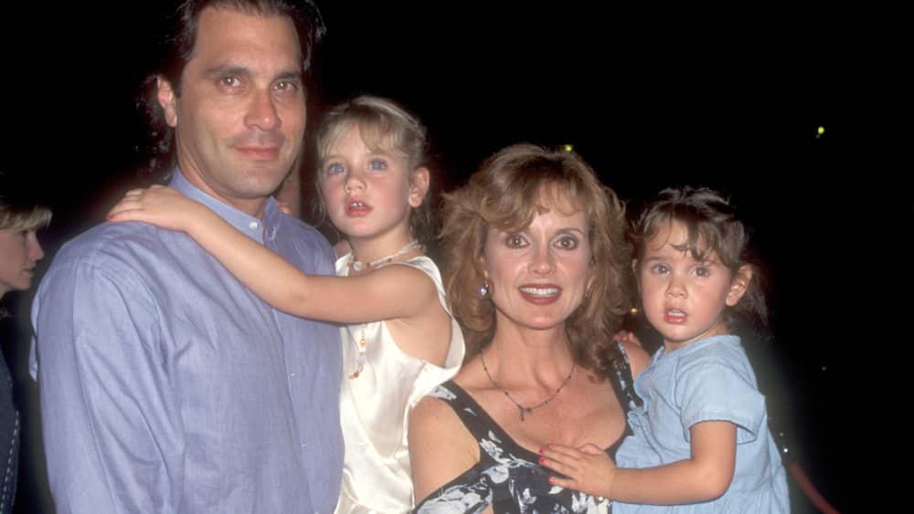 Jacklyn Zeman and Glenn Gorden with their two daughters during the release of Cinderella on Video Cassette and Accompanying Music Album on 2nd October 1995 at Walt Disney Studios in Burbank.