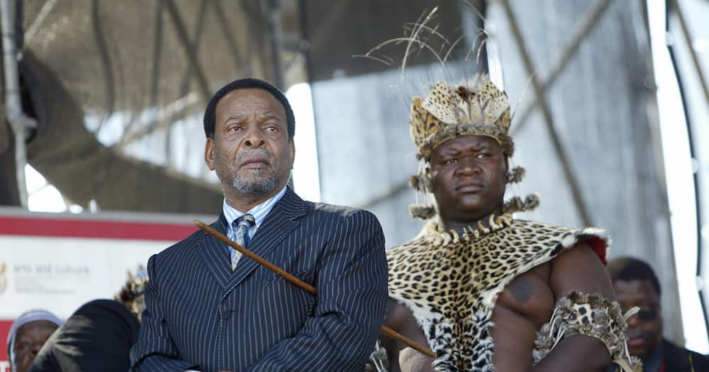 King's body will not lie in state, mourners urged not to attend funeral