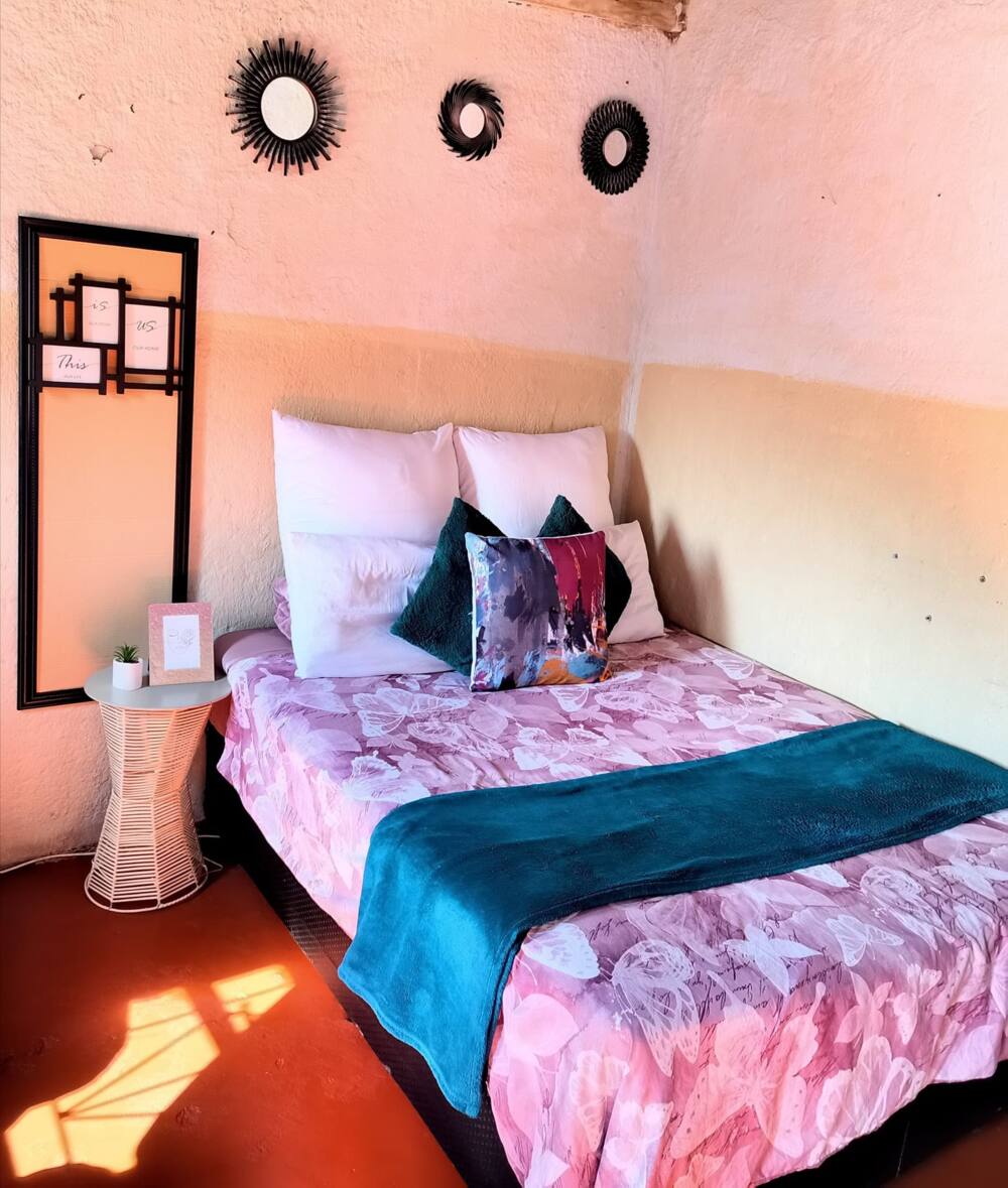 Johannesburg woman uploads pictures of her single room