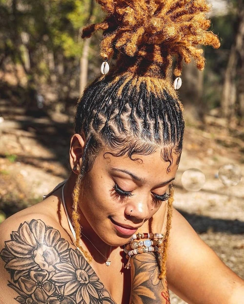 30+ stylish dreadlocks styles for ladies 2022 (with pictures) - Briefly ...