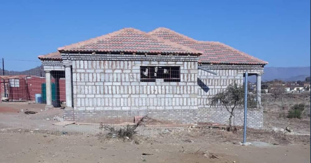 Strangely Built House in Rural Village Has Mzansi Raising Their Eyebrows