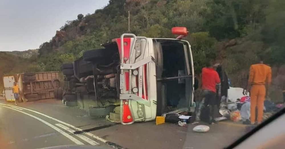 Horrific bus crash, 56 injured, Limpopo, N1, 5 killed, overturned