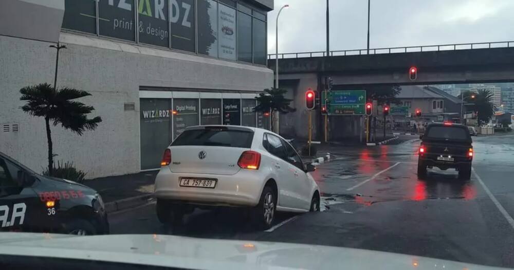 Haibo: Huge cape town sinkhole nearly swallows VW polo whole