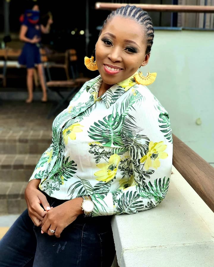 15 gorgeous pics of Dr Tumi Wife, Kgaogelo Makweya, to date - Briefly.co.za