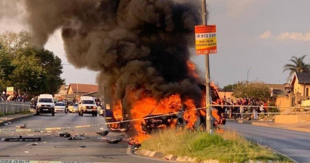 South Africa reacts to video of burning CIT van in Soweto, people loot the wreck