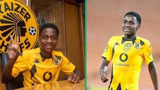 Teen sensation Mfundo Vilakazi commits his future to Kaizer Chiefs after signing senior contract