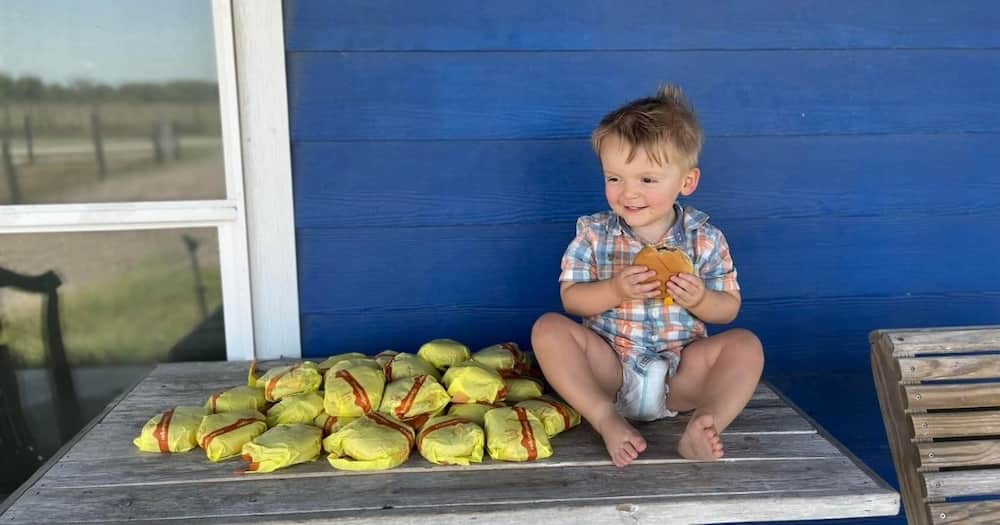 Toddler, R1 400 Worth of Burgers, With Mom's Card, Online Food App