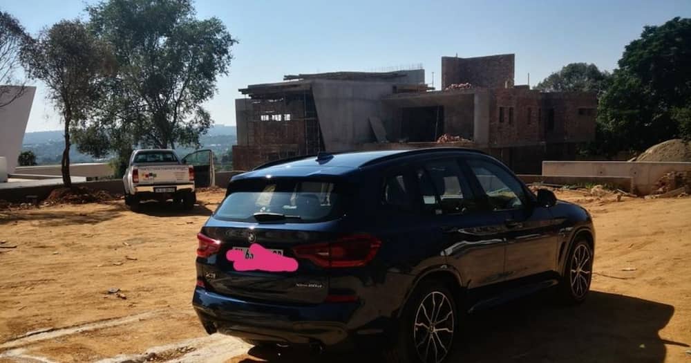 Lady, pic, new property, car, inspires Mzansi, reactions