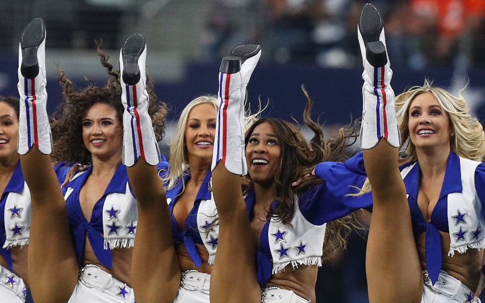 Top 20 hottest NFL cheerleaders in 2021: How much does she get paid? 