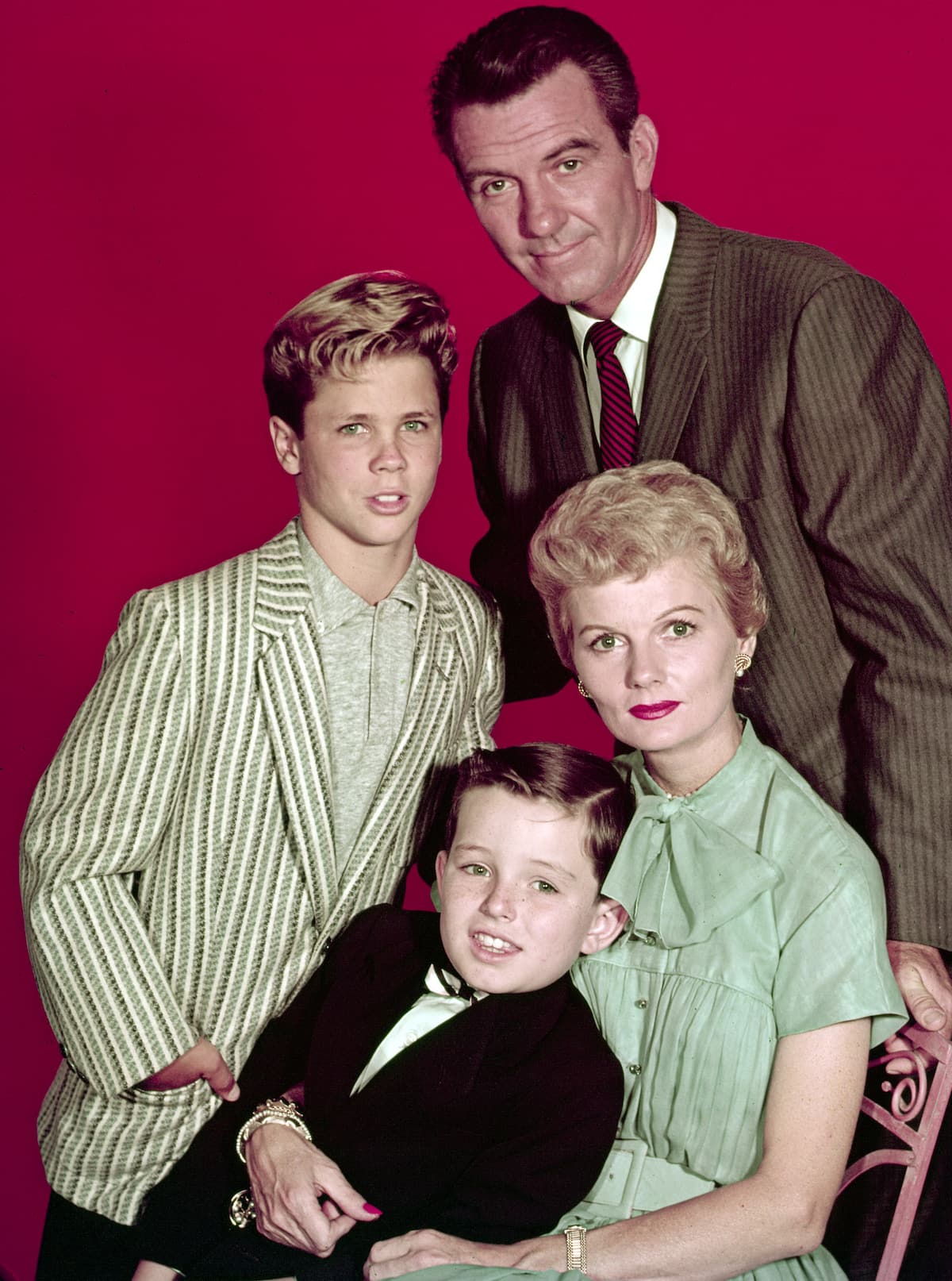 What is Tony Dow s net worth and what are his sources of income