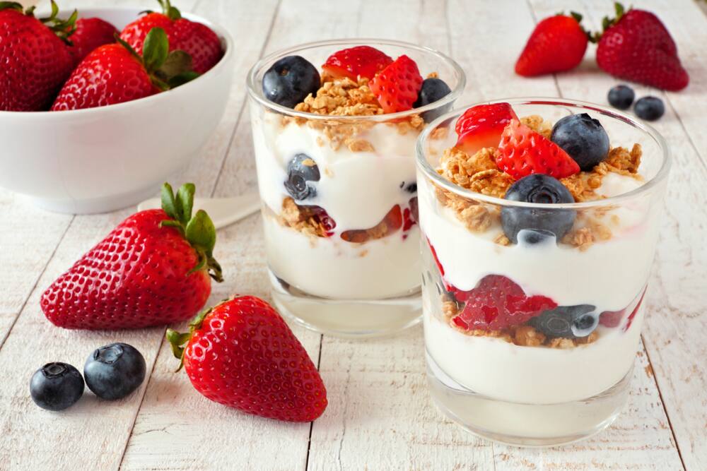 Yoghurt parfait breakfast idea