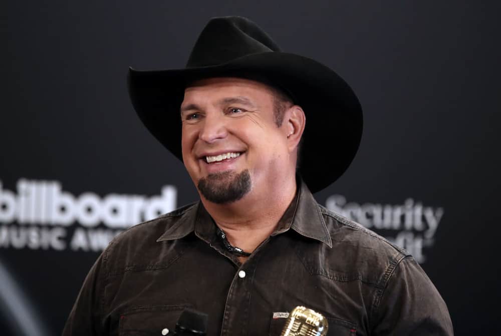 What is the net worth of Garth Brooks?