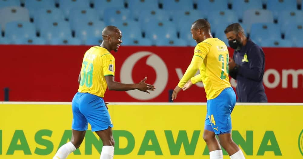 Mamelodi Sundowns, DStv Premiership, Swallows, top of league, 16 points