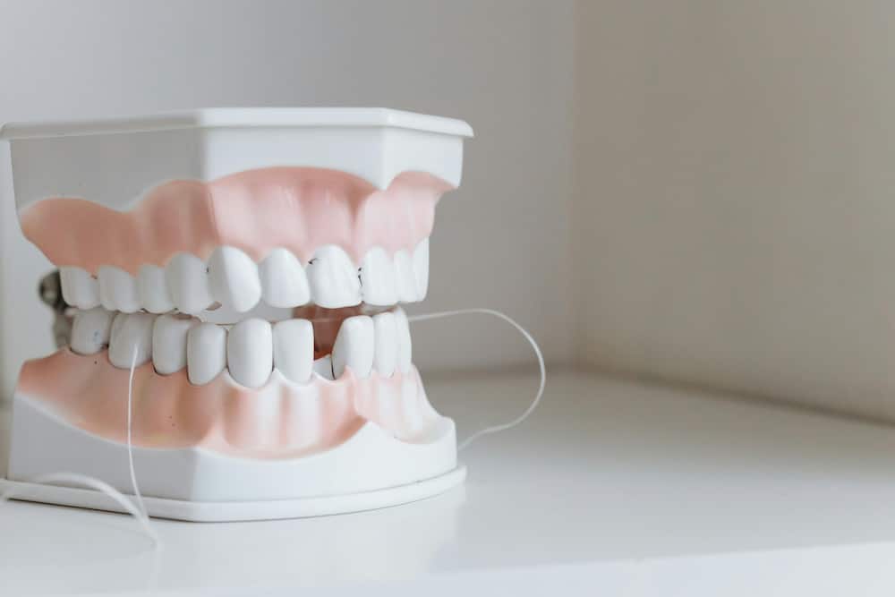 How much does a full set of dentures cost?