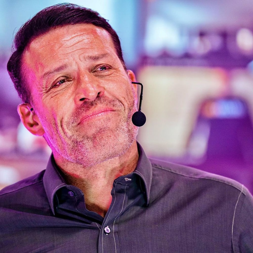 Tony Robbins - Age, Height, Net Worth, Wife, Quotes, Books