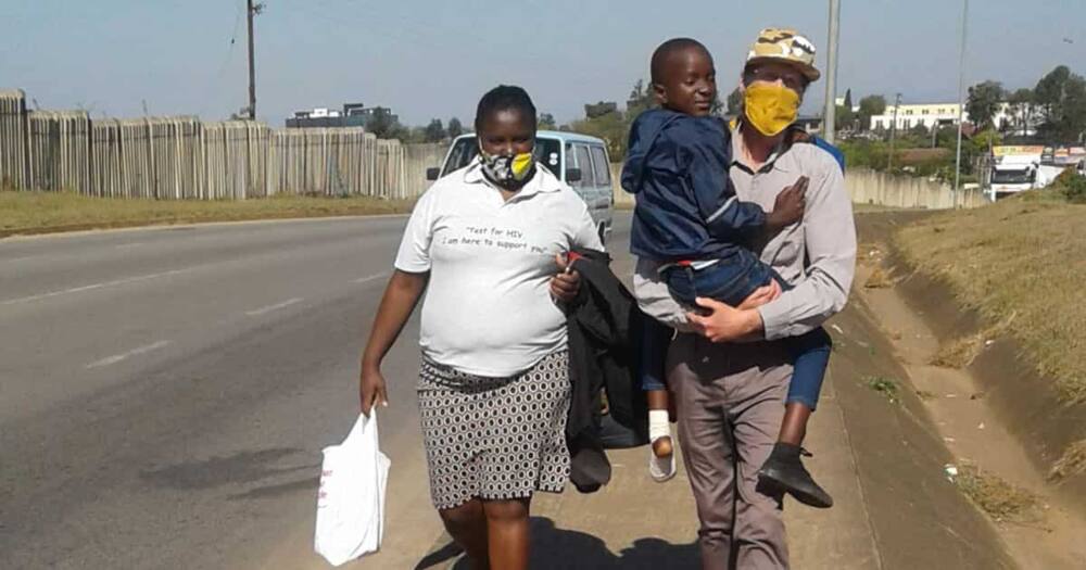 Sweet Moment Young Boy Gifts Good Samaritan Who Carried Him to Hospital Fresh Avocados