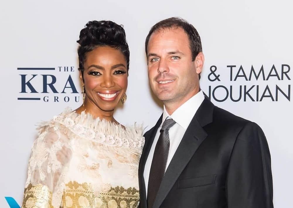 How old is the singer Heather Headley?