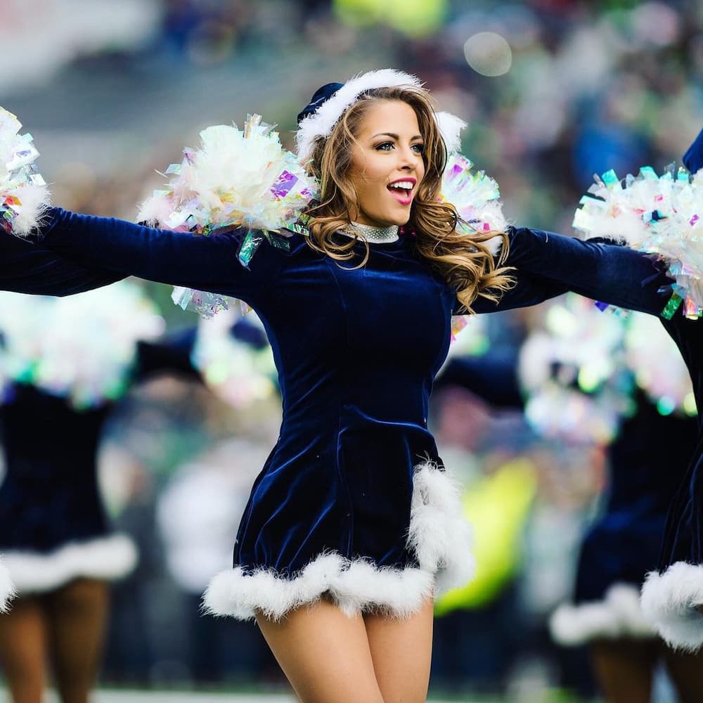 Top 20 hottest NFL cheerleaders