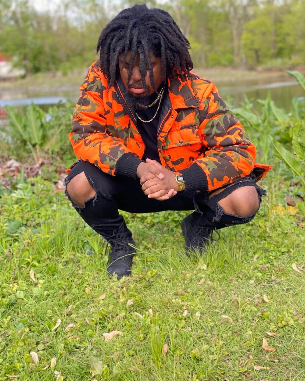 How do you style dreads for men?