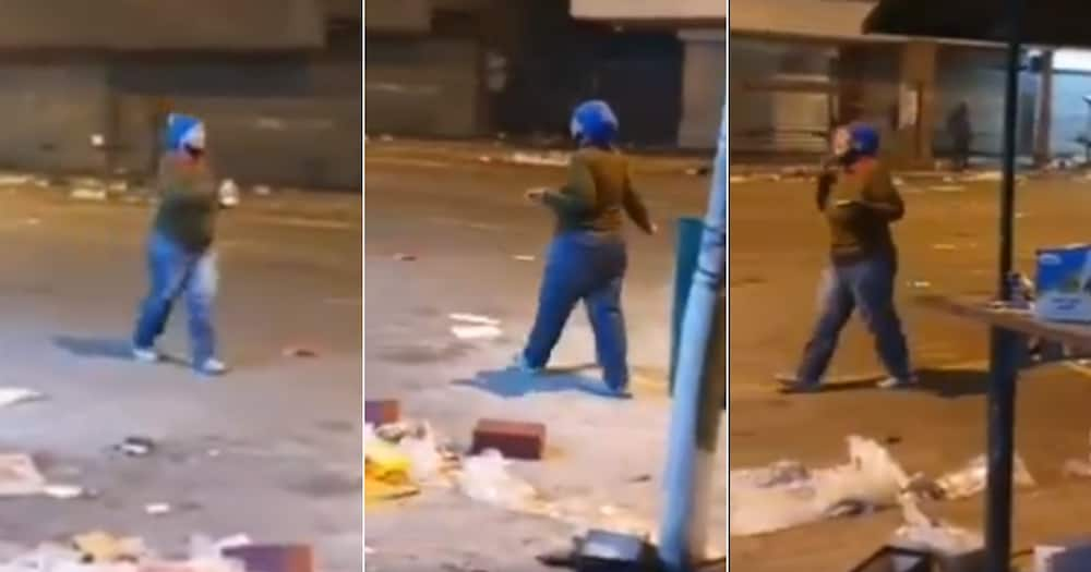 Mzansi, Praying, Woman, Viral video, Violent protests, Looting, South Africa, God, Street