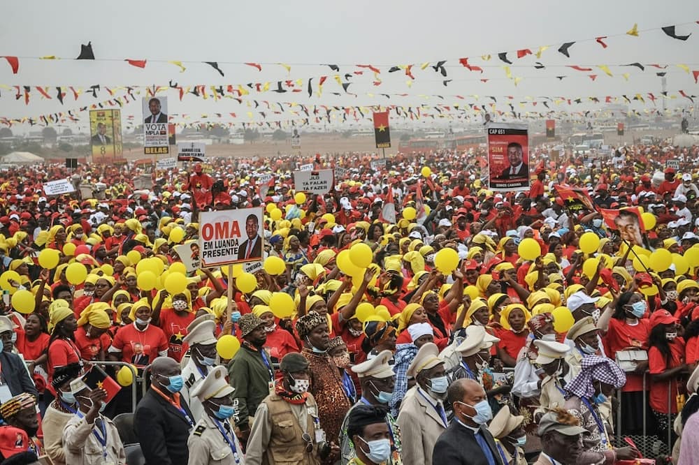 Thousands of MPLA supporters gathered in Camama, outside Luanda, for the opening campaign rally
