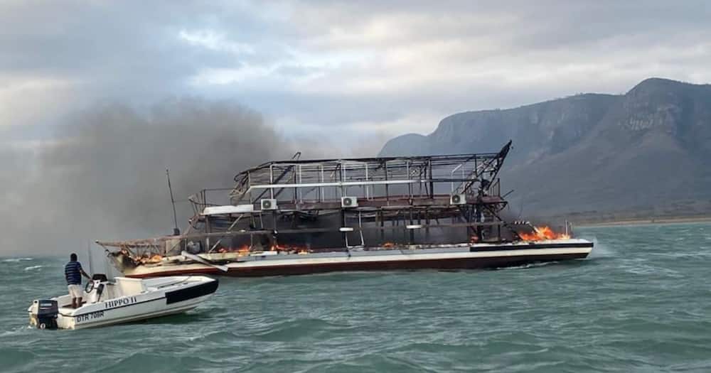 Jozini Lake, German Tourist, Crew Member, Fire Houseboat, 1 Person Missing