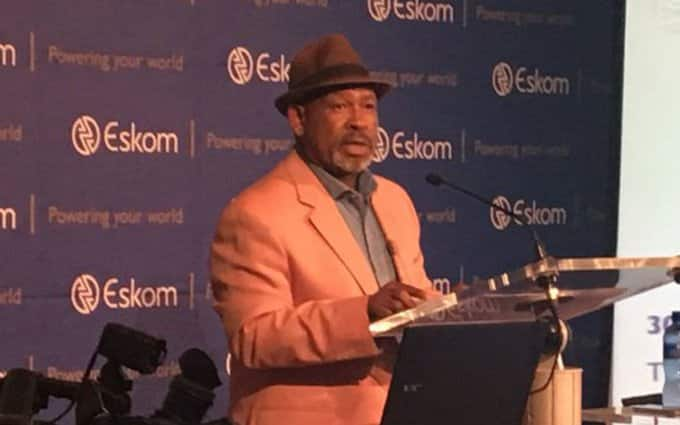 Jabu Mabuza biography: age, son, wife, academic ...