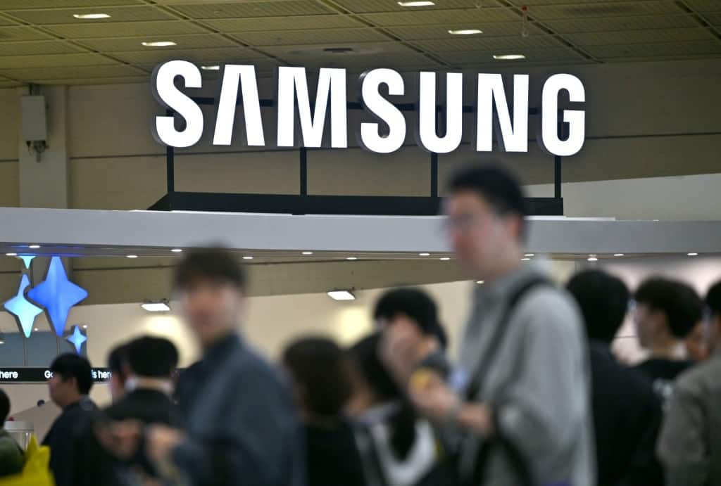 Samsung says Q1 operating profits soar nearly tenfold on-year