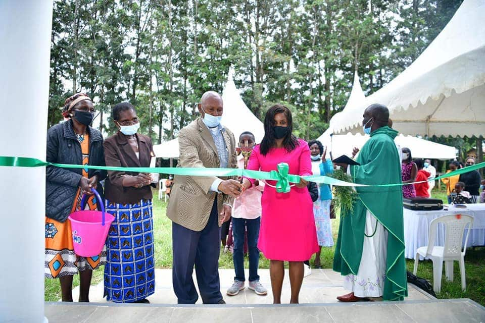 Eldoret female engineer gifts parents luxurious house as appreciation for good upbringing