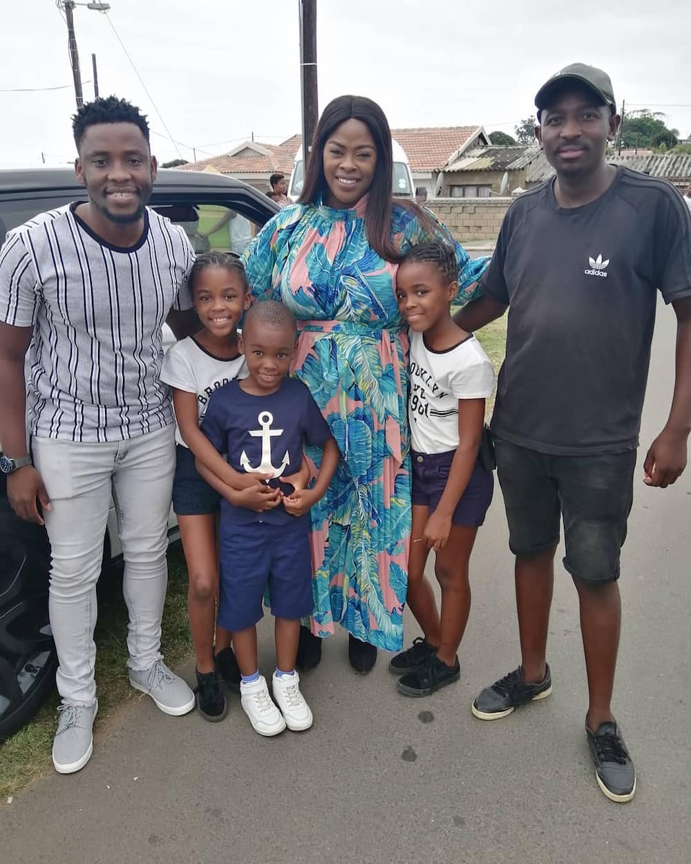 Uzalo actors with their spouses and kids